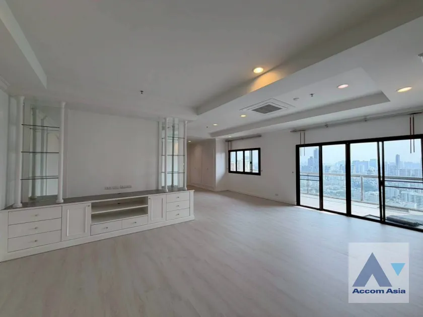 unitNewly renovated, Duplex Condo, Penthouse, Pet friendly |  4 Bedrooms  Apartment For Rent & Sale in Sukhumvit, Bangkok  near MRT Sukhumvit - BTS Asok (610190)