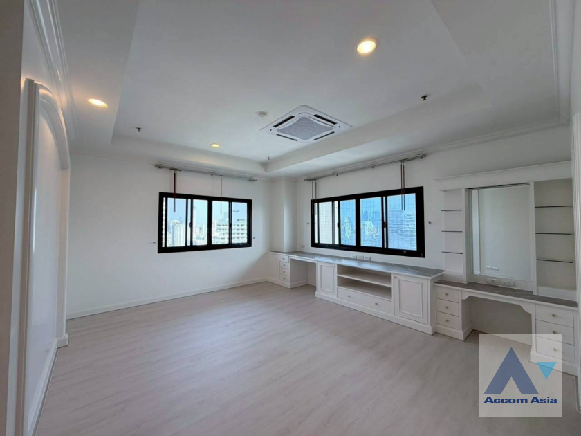 20  4 br Apartment for rent and sale in Sukhumvit ,Bangkok MRT Sukhumvit - BTS Asok at Perfect Apartment for Big Family, Prime Location Near Main Street 610190