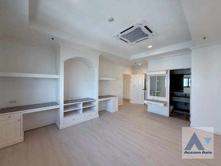 21  4 br Apartment For Rent in Sukhumvit ,Bangkok MRT Sukhumvit - BTS Asok at Perfect Apartment for Big Family, Prime Location Near Main Street 610190