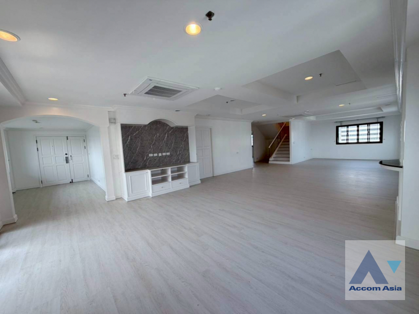 7  4 br Apartment For Rent in Sukhumvit ,Bangkok MRT Sukhumvit - BTS Asok at Perfect Apartment for Big Family, Prime Location Near Main Street 610190