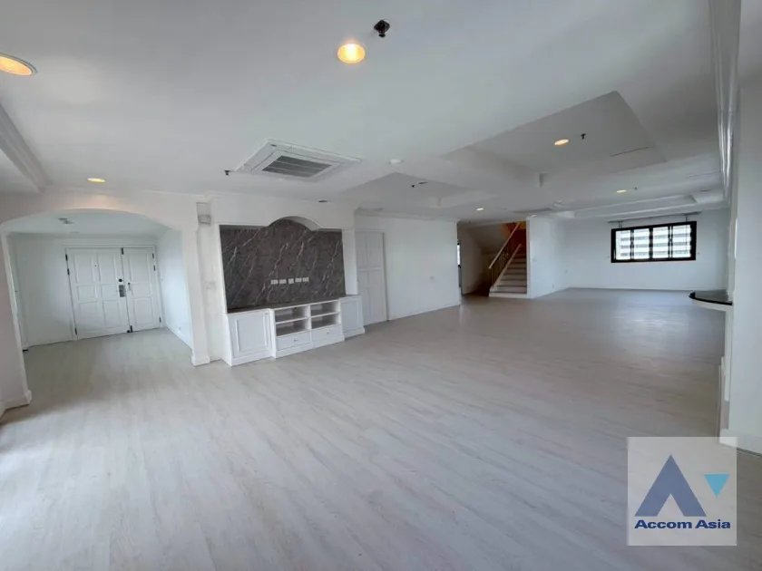 7  4 br Apartment for rent and sale in Sukhumvit ,Bangkok BTS Asok - MRT Sukhumvit at Perfect Apartment for Big Family, Prime Location Near Main Street 610190