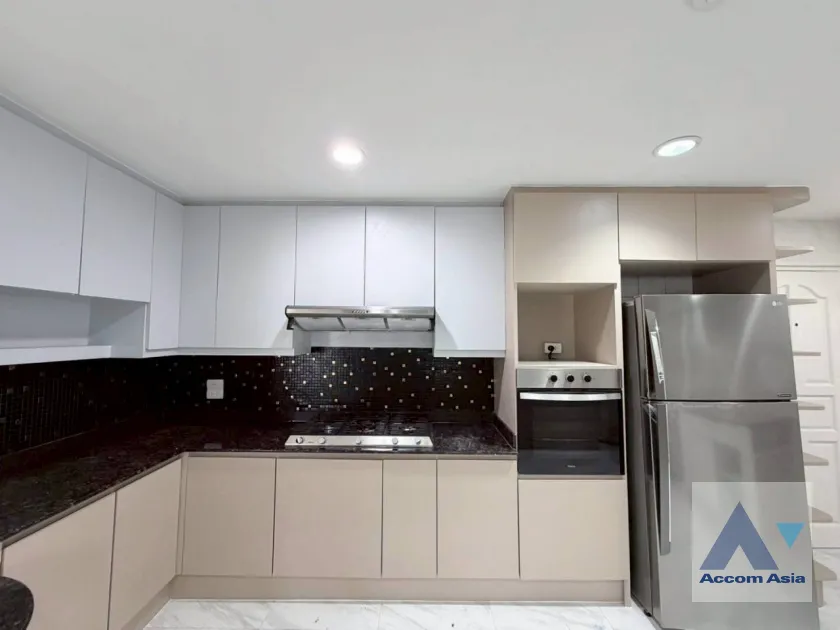 8  4 br Apartment for rent and sale in Sukhumvit ,Bangkok BTS Asok - MRT Sukhumvit at Perfect Apartment for Big Family, Prime Location Near Main Street 610190