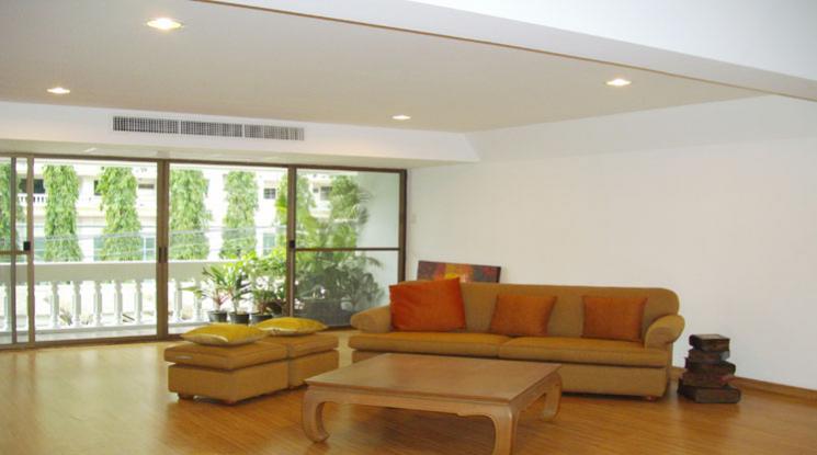 9  3 br Apartment For Rent in Sukhumvit ,Bangkok MRT Sukhumvit - BTS Asok at Family Apartment with Lake View 310237