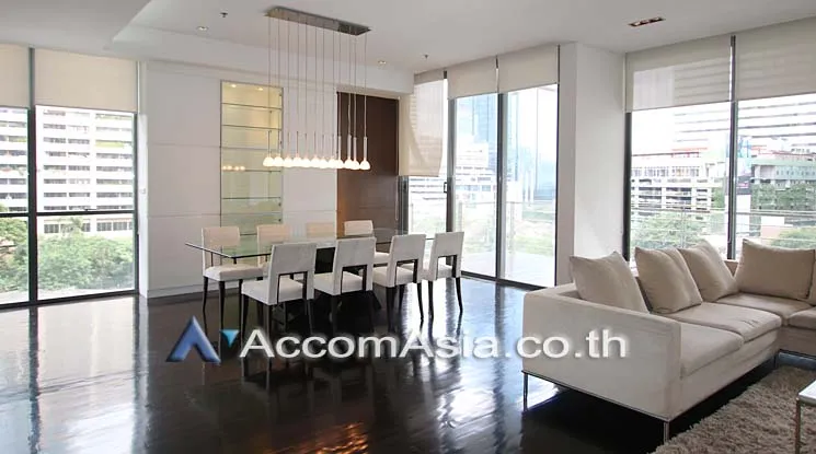 unit 3 Bedrooms  Condominium For Rent in Sukhumvit, Bangkok  near BTS Asok - MRT Sukhumvit (310243)