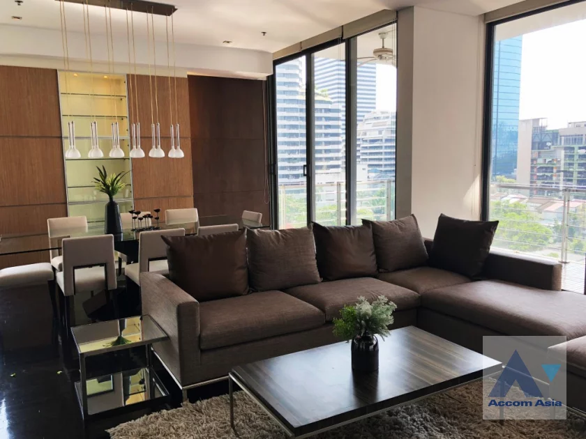 unit 3 Bedrooms  Condominium For Rent in Sukhumvit, Bangkok  near BTS Asok - MRT Sukhumvit (310243)
