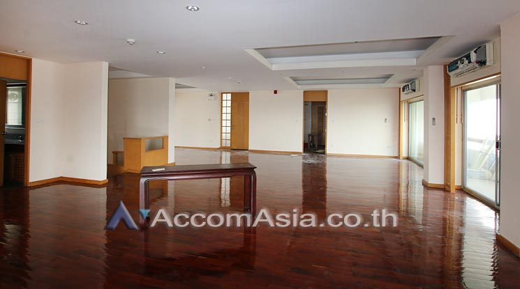 1  4 br Apartment For Rent in Sathorn ,Bangkok MRT Lumphini at Cozy and Convenient Apartment Near Garden Intl 810310