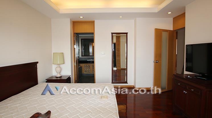 6  4 br Apartment For Rent in Sathorn ,Bangkok MRT Lumphini at Cozy and Convenient Apartment Near Garden Intl 810310