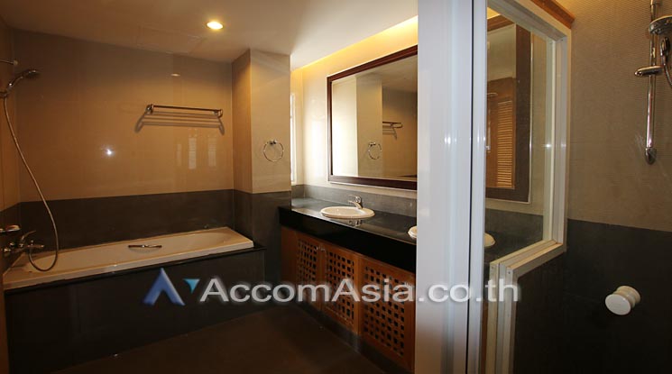 8  4 br Apartment For Rent in Sathorn ,Bangkok MRT Lumphini at Cozy and Convenient Apartment Near Garden Intl 810310