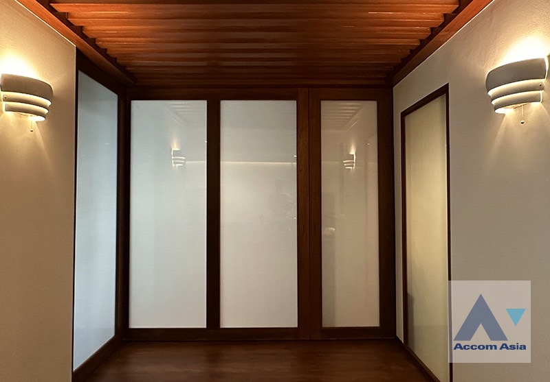 6  2 br Condominium For Rent in Silom ,Bangkok BTS Surasak at Pabhada Silom 210264