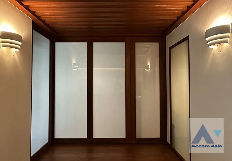6  2 br Condominium For Rent in Silom ,Bangkok BTS Surasak at Pabhada Silom 210264