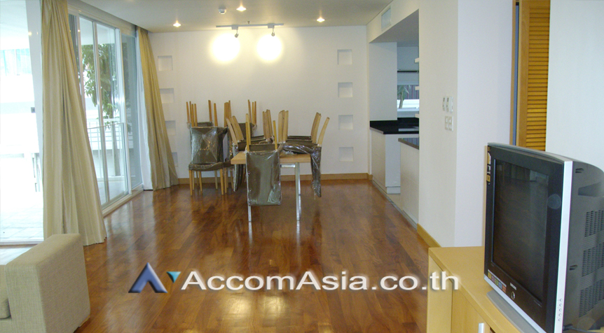 unitPet friendly |  3 Bedrooms  Apartment For Rent in Sukhumvit, Bangkok  near BTS Ekkamai (210273)