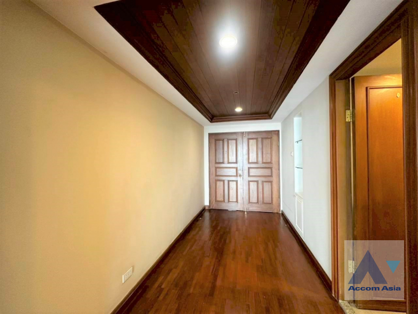 28  3 br Condominium For Rent in Ploenchit ,Bangkok BTS Chitlom at Somkid Gardens 1510365