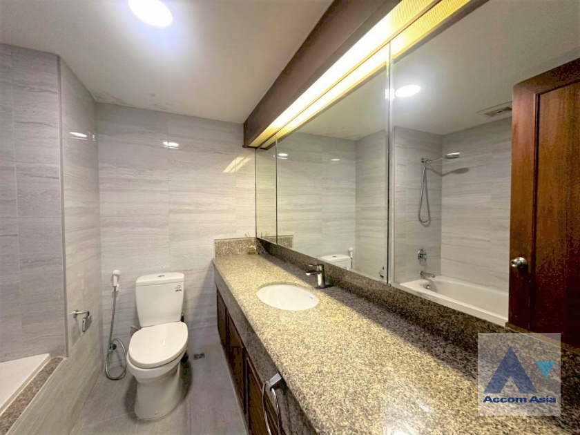 23  3 br Condominium For Rent in Ploenchit ,Bangkok BTS Chitlom at Somkid Gardens 1510365