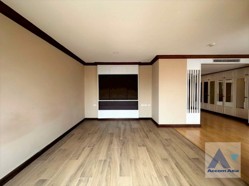 4  3 br Condominium For Rent in Ploenchit ,Bangkok BTS Chitlom at Somkid Gardens 1510365