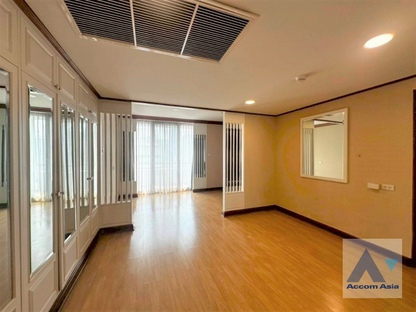 5  3 br Condominium For Rent in Ploenchit ,Bangkok BTS Chitlom at Somkid Gardens 1510365