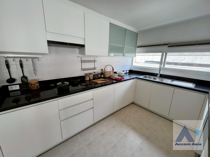 21  3 br Apartment for rent and sale in Sukhumvit ,Bangkok BTS Ekkamai at Ekkamai Family Apartment 1410382