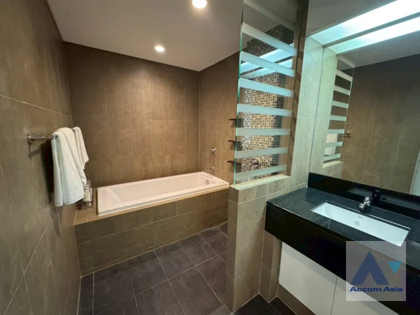23  3 br Apartment for rent and sale in Sukhumvit ,Bangkok BTS Ekkamai at Ekkamai Family Apartment 1410382