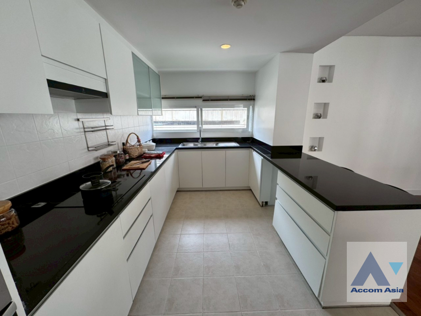 9  3 br Apartment for rent and sale in Sukhumvit ,Bangkok BTS Ekkamai at Ekkamai Family Apartment 1410382