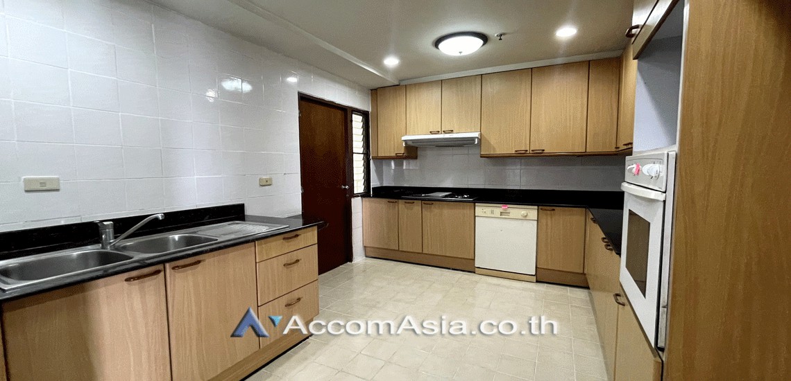 4  3 br Apartment For Rent in Sukhumvit ,Bangkok BTS Asok - MRT Sukhumvit at Perfect Apartment for Big Family, Prime Location Near Main Street 1410491