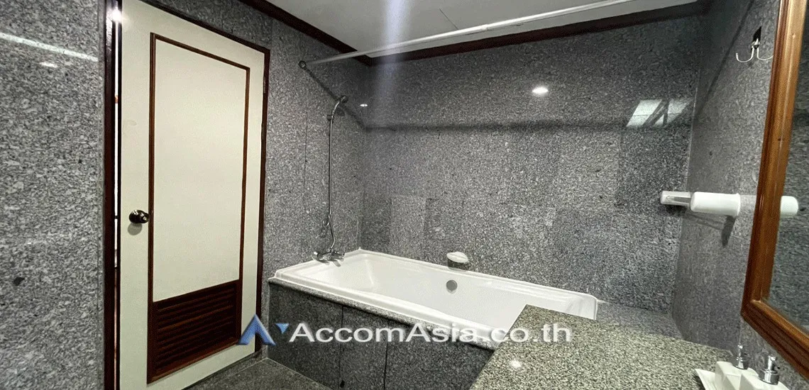 10  3 br Apartment For Rent in Sukhumvit ,Bangkok BTS Asok - MRT Sukhumvit at Perfect Apartment for Big Family, Prime Location Near Main Street 1410491