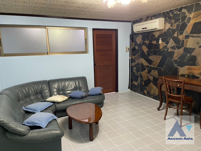  2  1 br Condominium For Sale in Silom ,Bangkok BTS Chong Nonsi at Diamond Tower 1510515