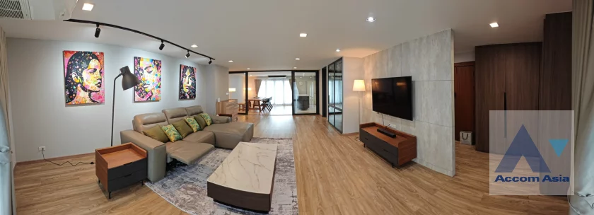 unit 3 Bedrooms  Condominium For Rent & Sale in Sukhumvit, Bangkok  near BTS Ekkamai (28478)
