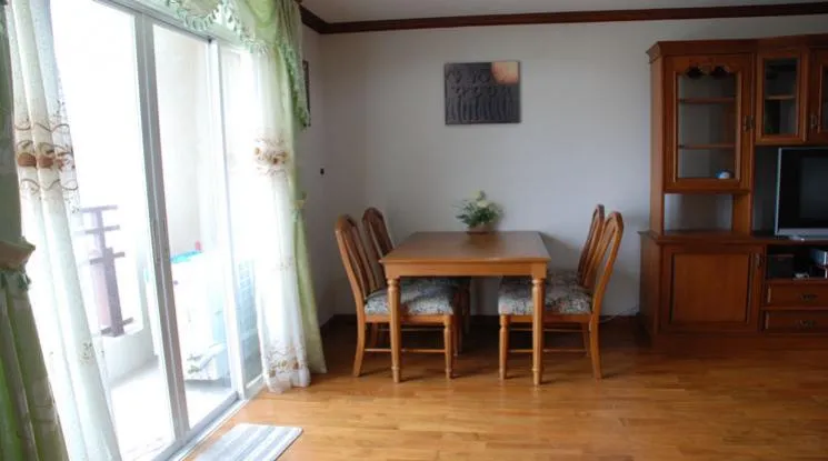 unit 1 Bedroom  Condominium For Rent in Silom, Bangkok  near BTS Surasak (98538)