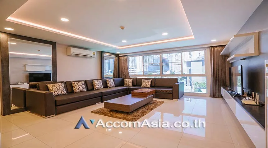 unit 3 Bedrooms  Apartment For Rent in Sukhumvit, Bangkok  near BTS Phrom Phong (18547)