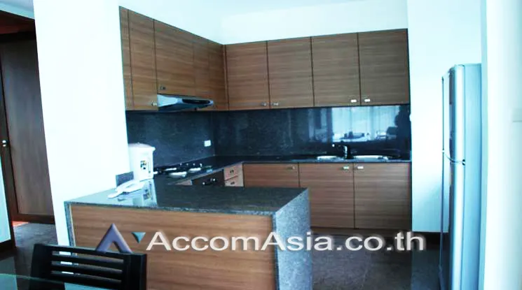unit 2 Bedrooms  Apartment For Rent in Sukhumvit, Bangkok  near BTS Ekkamai (118561)