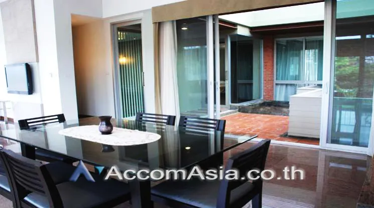 unit 2 Bedrooms  Apartment For Rent in Sukhumvit, Bangkok  near BTS Ekkamai (118561)