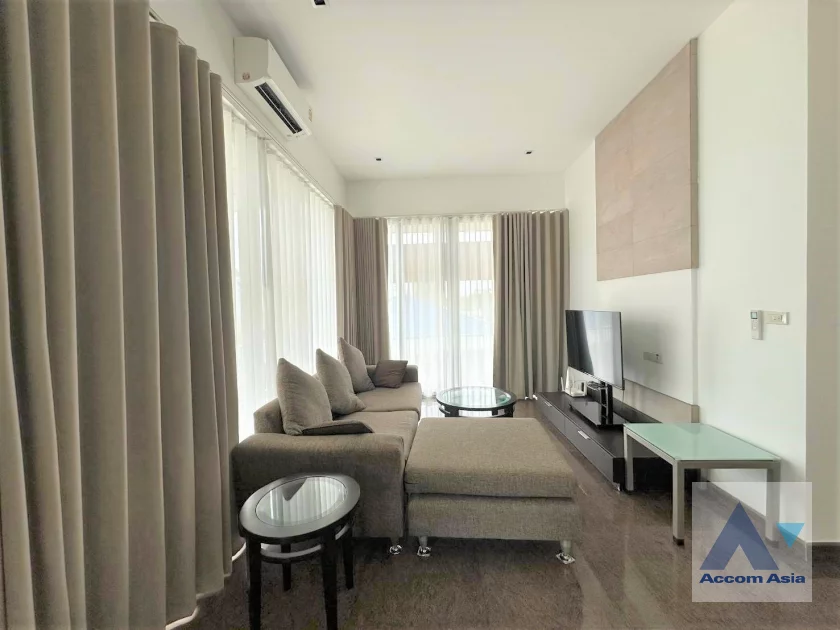 unit 2 Bedrooms  Apartment For Rent in Sukhumvit, Bangkok  near BTS Ekkamai (118561)