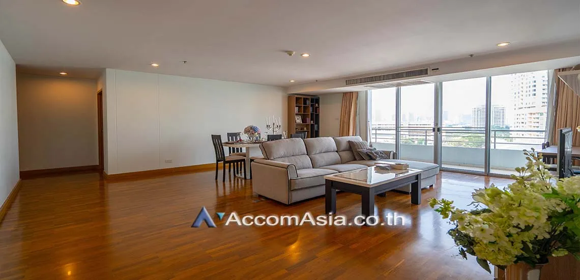 unit 3 Bedrooms  Apartment For Rent in Sukhumvit, Bangkok  near BTS Phrom Phong (1410765)