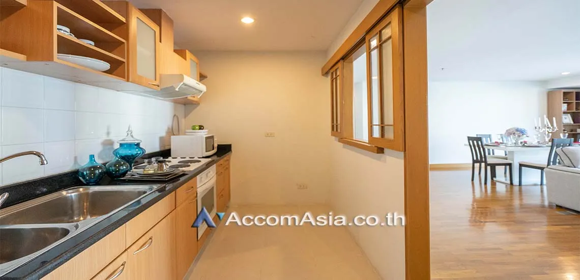 unit 3 Bedrooms  Apartment For Rent in Sukhumvit, Bangkok  near BTS Phrom Phong (1410765)