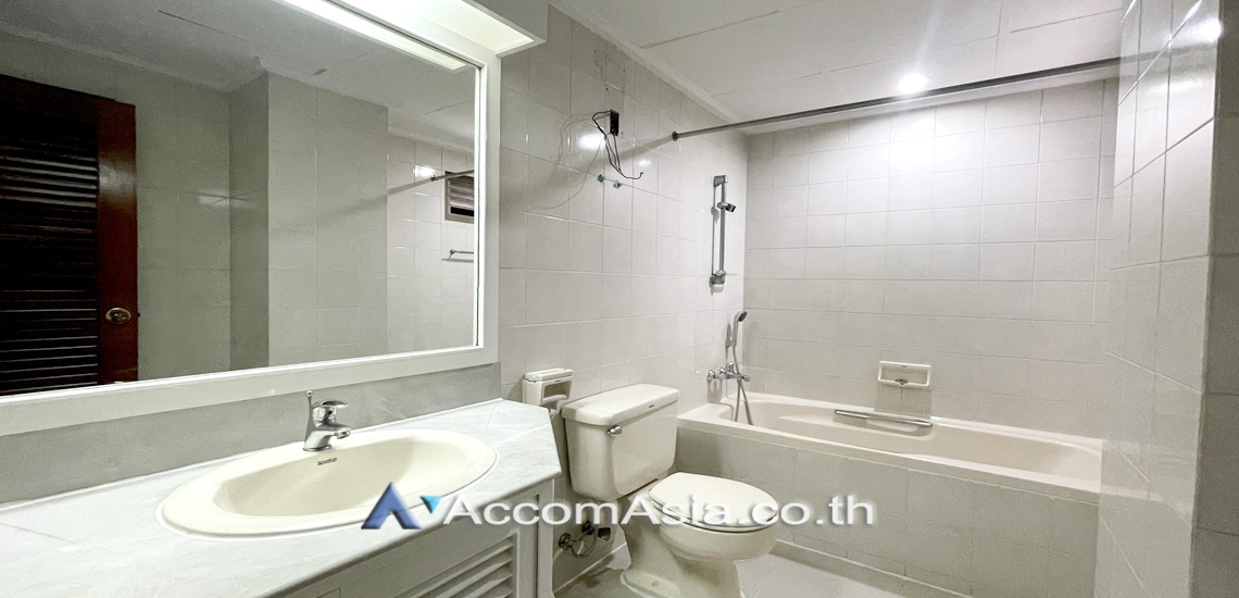 15  3 br Apartment For Rent in Sukhumvit ,Bangkok BTS Phrom Phong at Greenery garden and privacy 1410766