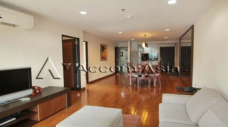 unit 3 Bedrooms  Condominium For Rent in Silom, Bangkok  near BTS Surasak (1510777)