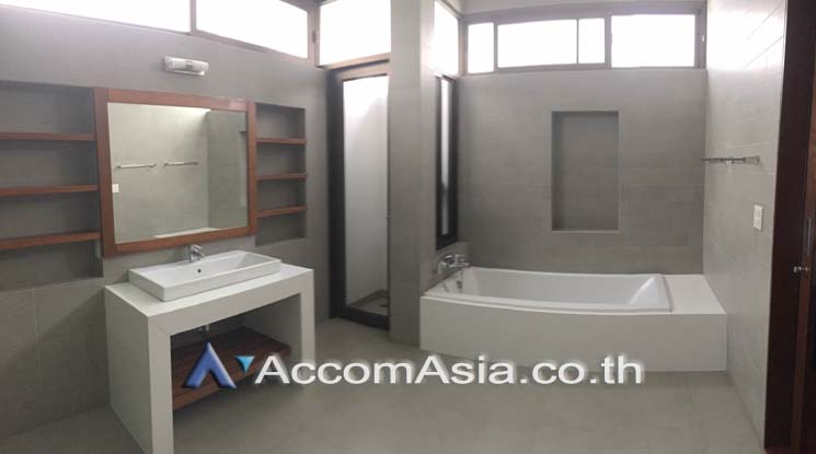 9  5 br House For Sale in Sukhumvit ,Bangkok BTS Ekkamai 10004201