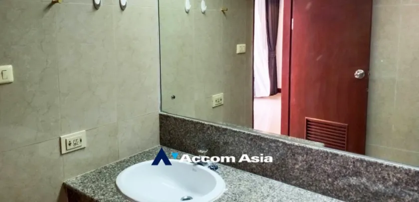 unit 3 Bedrooms  Condominium For Rent in Rama 3, Bangkok  near BRT Rama III Bridge (1510963)