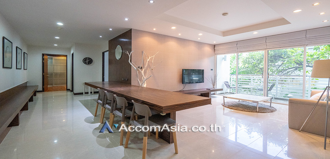 unit 2 Bedrooms  Condominium For Rent in Sukhumvit, Bangkok  near BTS Ekkamai (1511019)