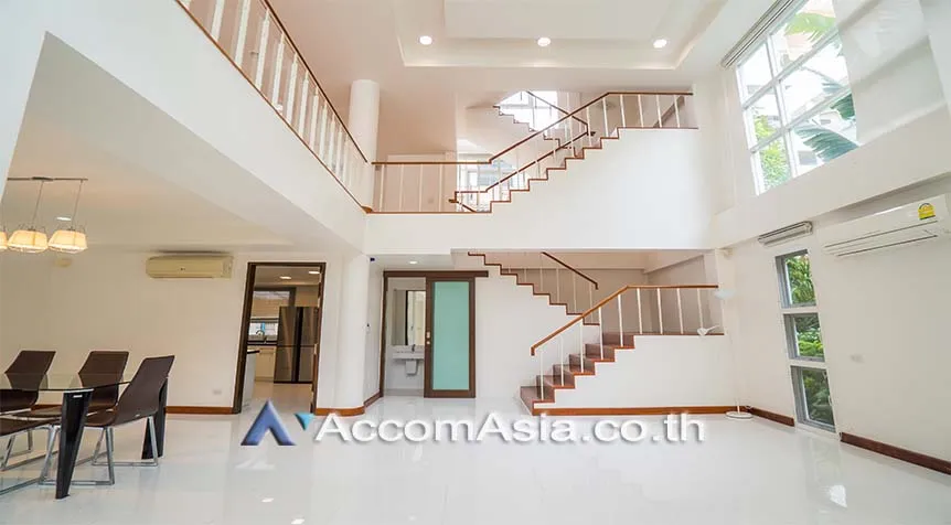  2  4 br House For Rent in Sukhumvit ,Bangkok BTS Phrom Phong at House in compound with common pool 1811030