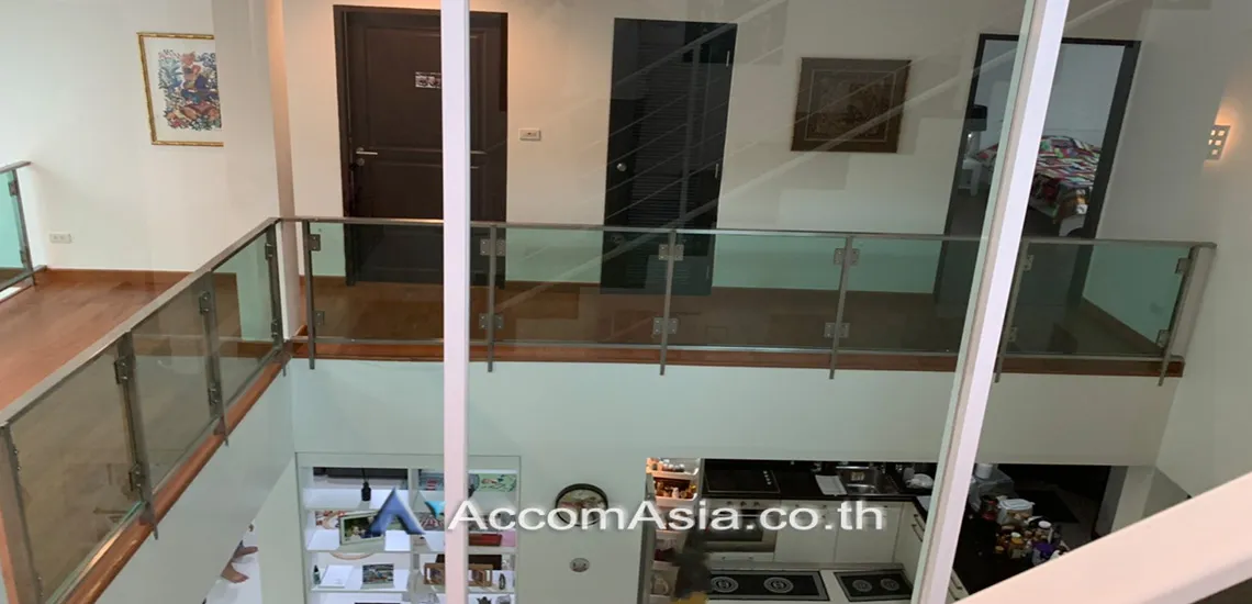  1  4 br House For Rent in Sukhumvit ,Bangkok BTS Phrom Phong at House in compound with common pool 1811032