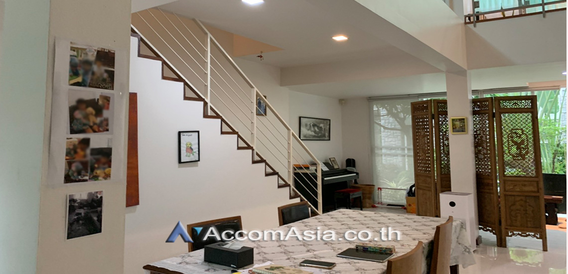  2  4 br House For Rent in Sukhumvit ,Bangkok BTS Phrom Phong at House in compound with common pool 1811032