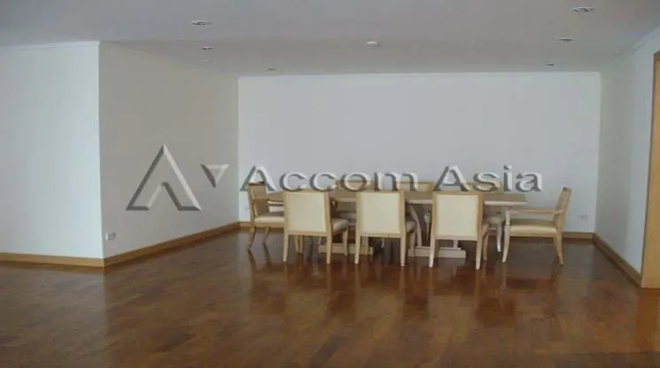 unit 3 Bedrooms  Apartment For Rent in Sukhumvit, Bangkok  near BTS Phrom Phong (1411164)