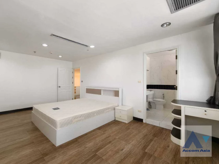 9  2 br Condominium For Rent in Sukhumvit ,Bangkok BTS Nana at Crystal Garden 1511190