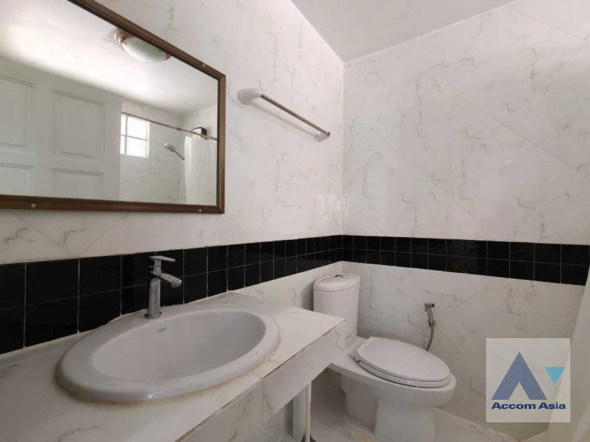 13  2 br Condominium for rent and sale in Sukhumvit ,Bangkok BTS Nana at Crystal Garden 1511190