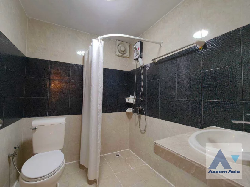 15  2 br Condominium For Rent in Sukhumvit ,Bangkok BTS Nana at Crystal Garden 1511190