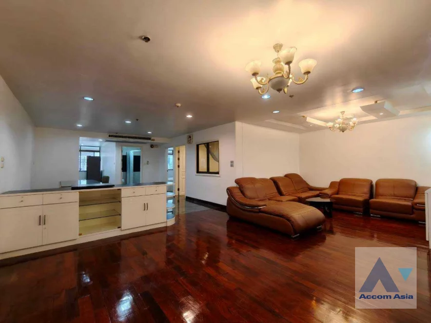 unit 2 Bedrooms  Condominium For Rent in Sukhumvit, Bangkok  near BTS Nana (1511190)