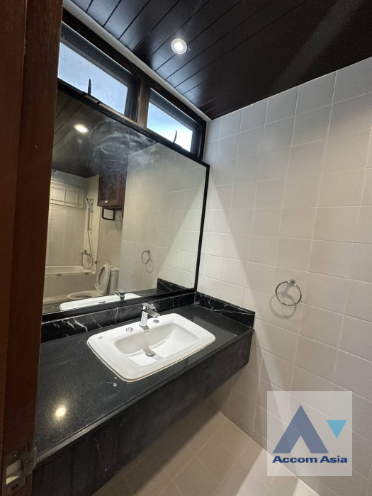 18  3 br Apartment For Rent in Sukhumvit ,Bangkok BTS Phrom Phong at Peaceful Living 1411263