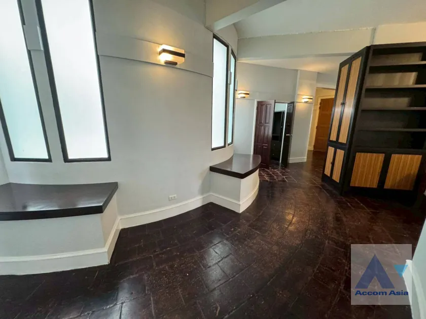 9  2 br Apartment For Rent in Ploenchit ,Bangkok BTS Ploenchit at Set among tropical atmosphere 1411286