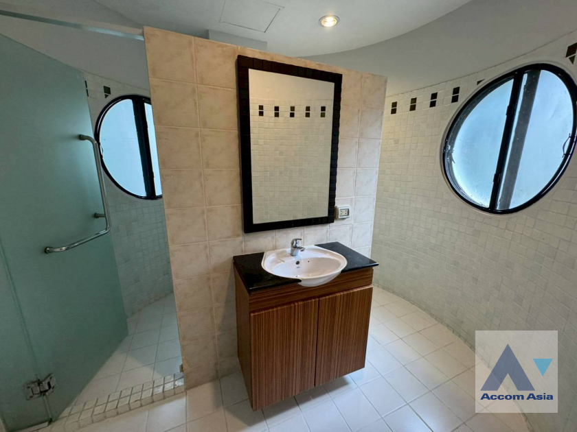 16  2 br Apartment For Rent in Ploenchit ,Bangkok BTS Ploenchit at Set among tropical atmosphere 1411286