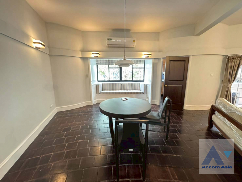 5  2 br Apartment For Rent in Ploenchit ,Bangkok BTS Ploenchit at Set among tropical atmosphere 1411286